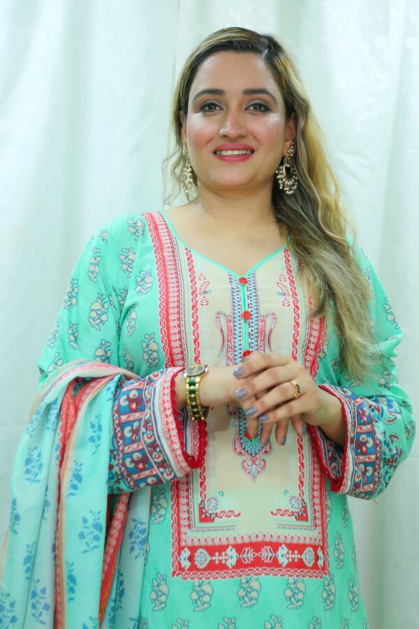 EGS-05  Ready to Wear 3pc Lawn Dress - Image 3